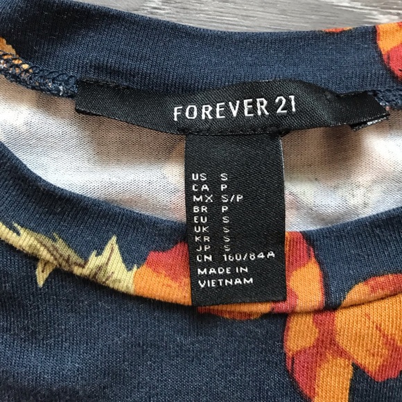 Forever 21 Floral Trumpet Sleeve Skater Dress - Picture 6 of 6